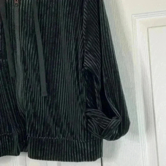 Colsie Waffle Long Sleeve Zip Down Hoodie Size M - Picture 3 of 8